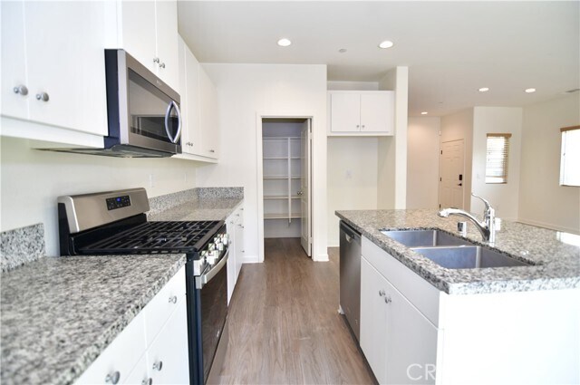 Foto del edificio - 27371 Red Rock Rd