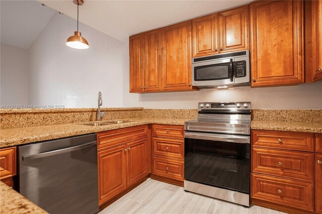 Building Photo - 617 Woodgate Ln