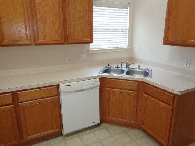 Foto del edificio - 17136 Gleneagle Dr S