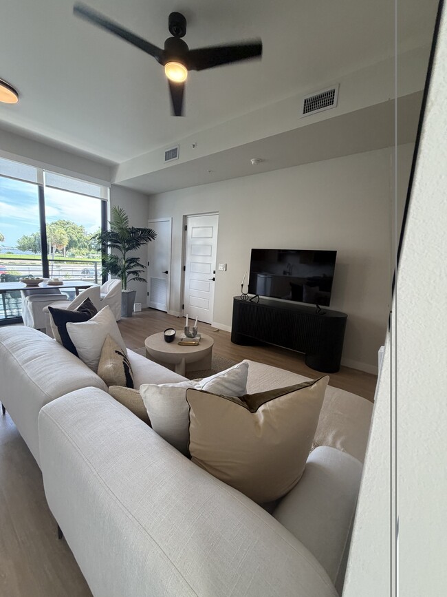 Foto del edificio - 11291 Biscayne Blvd