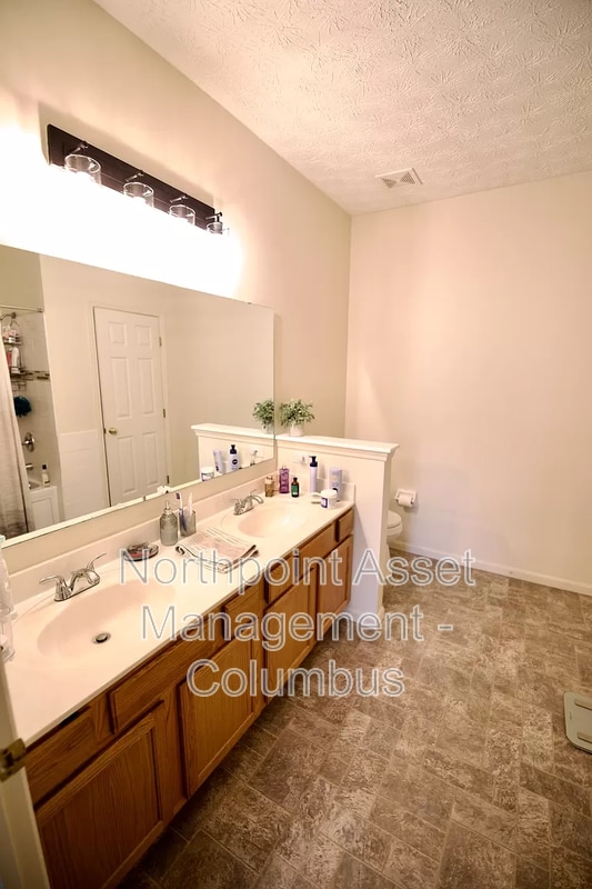 Building Photo - 2568 Greenlefe Dr