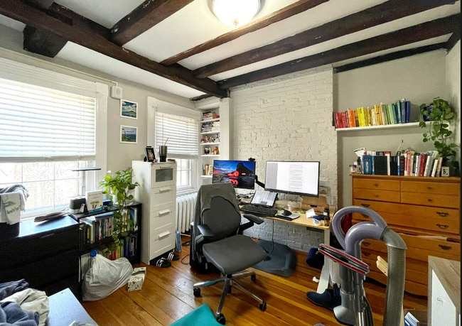 Building Photo - 2 Champney Pl