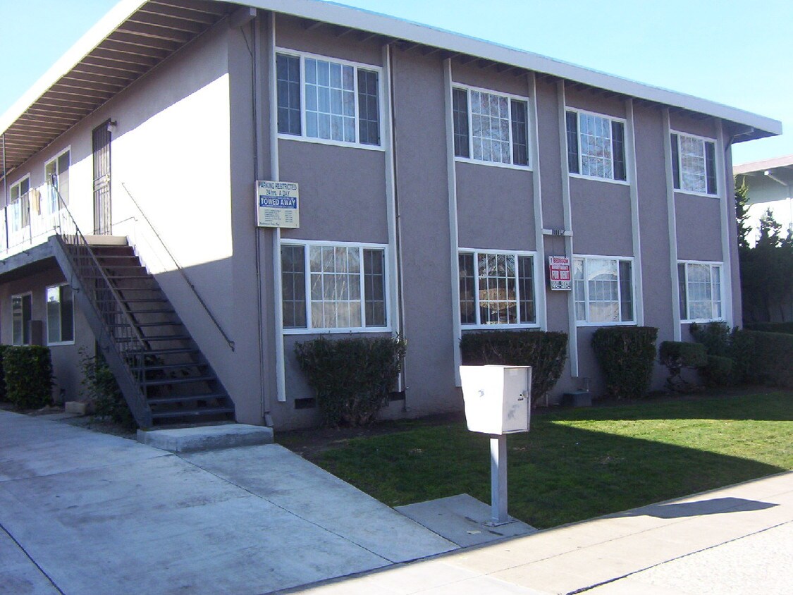 Primary Photo - 1119 Roewill Dr