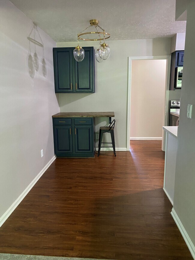 Foto del edificio - 6970 Carriage Hill Dr