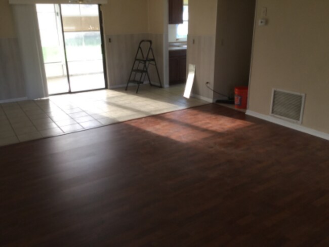 Building Photo - 9415 Bayside Ct