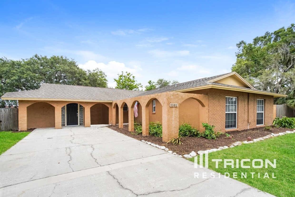 1101 Seffner Valrico Road Valrico FL House Rental in Valrico, FL