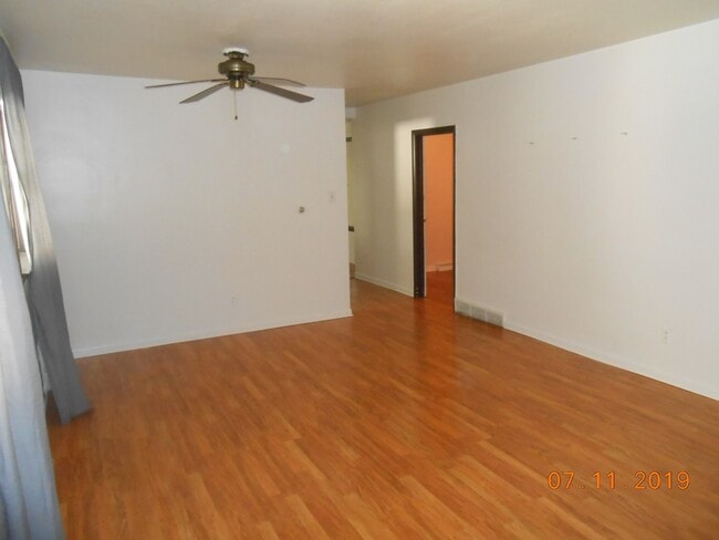 Building Photo - Charming 2 Bedroom Home in Old Town Longmont!