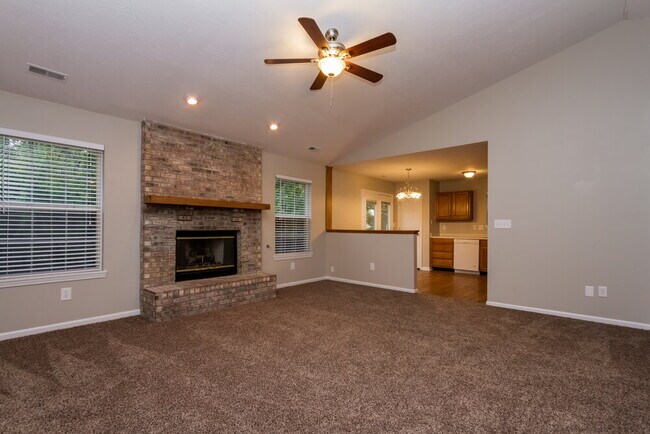 Foto del edificio - 12044 Pepperwood Dr