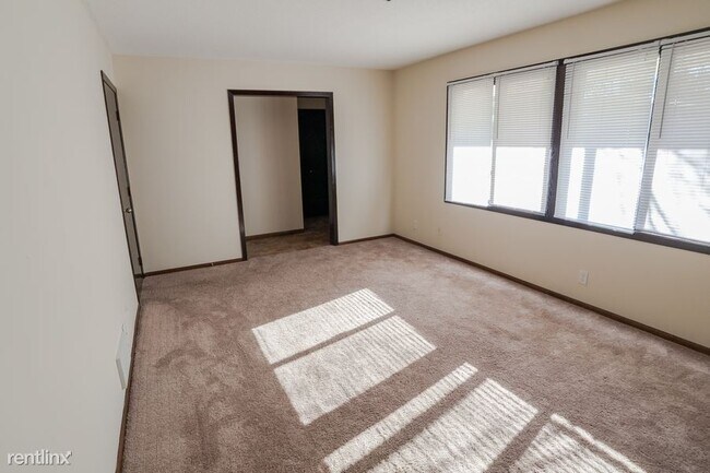 Building Photo - 4 br, 1.5 bath House - 657 128th Avenue NE