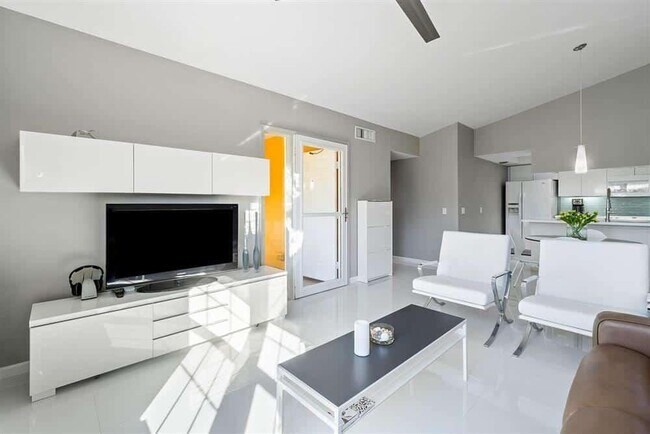 Foto del edificio - 119 Waterside Dr