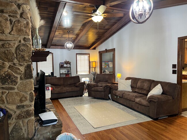 Foto del edificio - 315 Dogwood Blvd