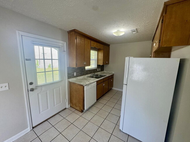 Building Photo - Charming 3BR/2BA home in Dothan, AL - Appl...