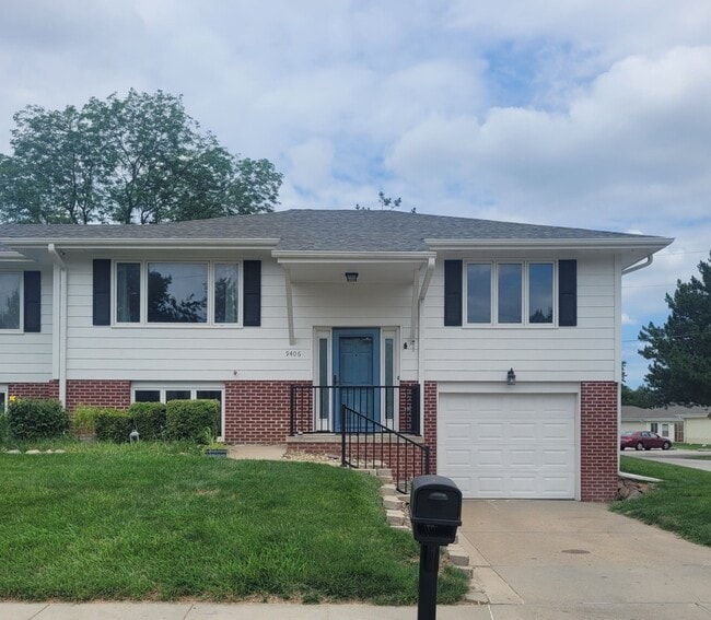 Photo - 9406 S St House