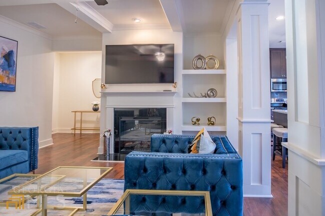 Foto del edificio - 5335 Radford Loop
