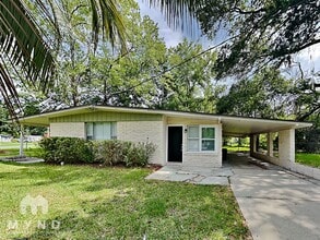 Building Photo - 7045 Rollo Rd