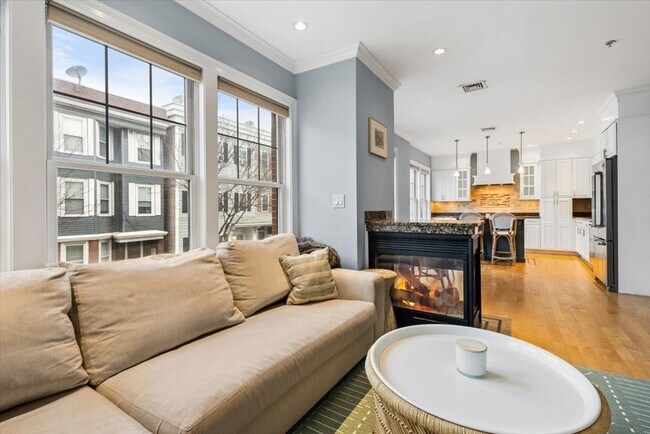 Foto del edificio - 591 E 3rd St