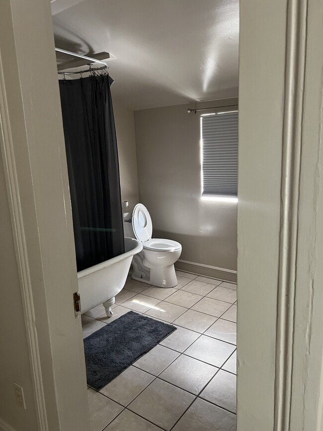 Bathroom - 713 Evelina St