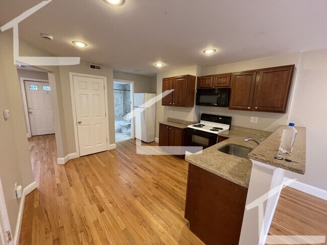 Building Photo - Renovated 1-Bedroom with Parking | Roxbury...