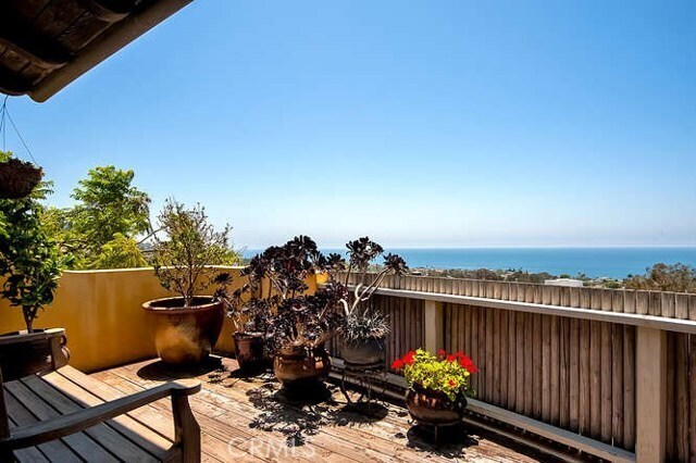 Foto del edificio - 1020 Skyline Dr