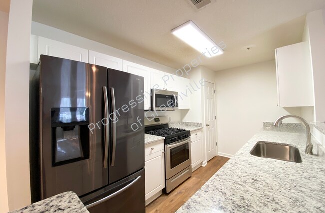Foto del edificio - 122 McKenna Cir