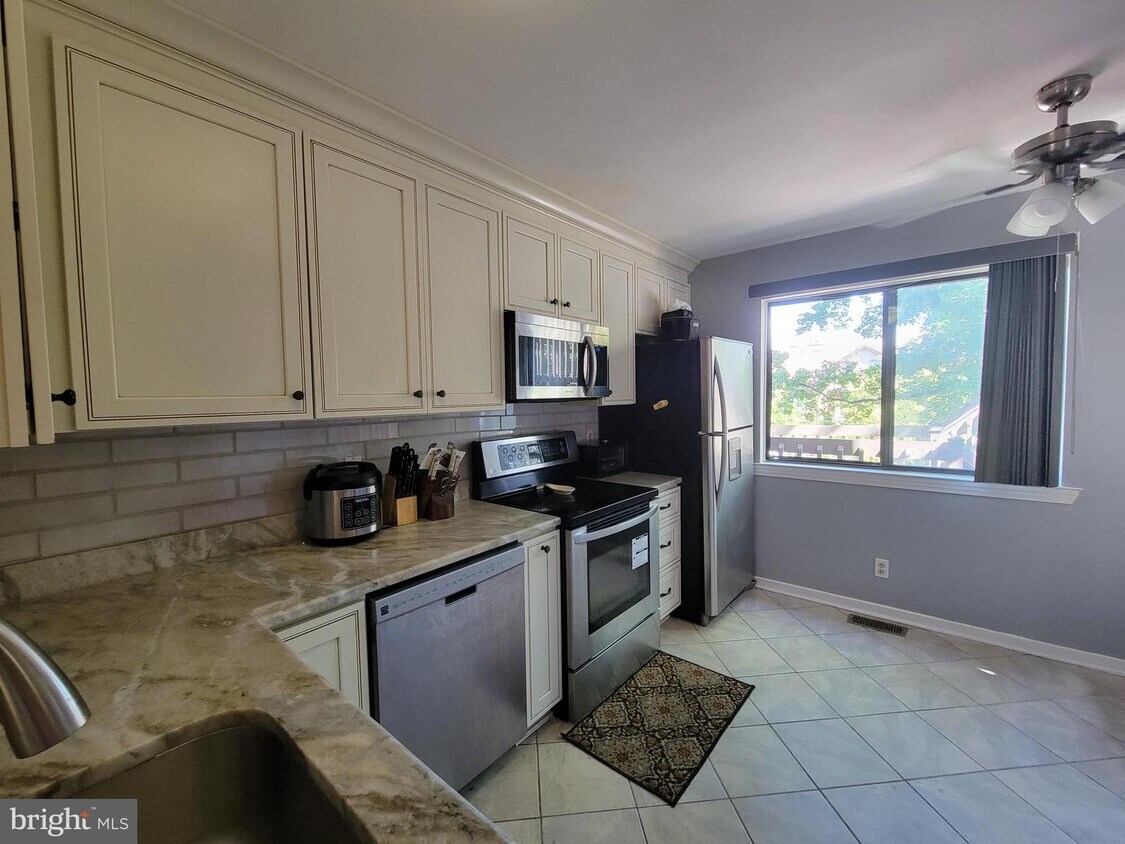 Foto principal - 1302 Augusta Cir
