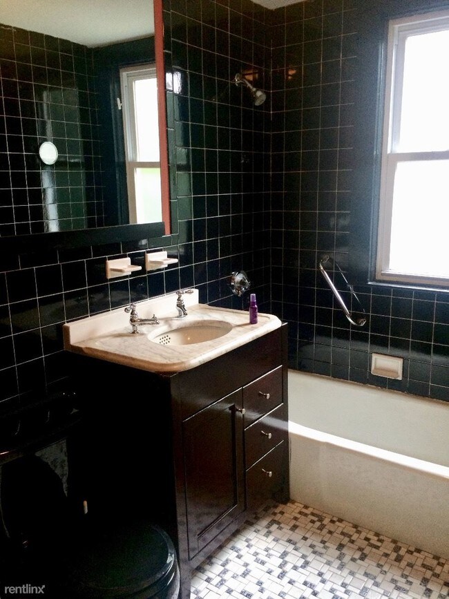 Foto del edificio - 4 br, 1 bath  - 18 Hinckley St