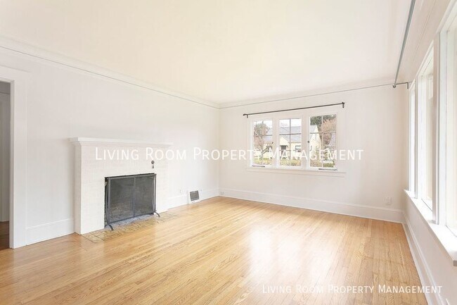 Foto del edificio - Charming Roseway Bungalow!
