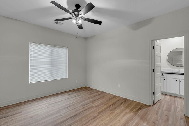 Foto del edificio - 1811 Liam Ct