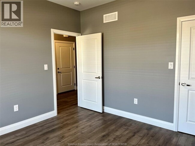 Building Photo - 404 WESTCOTT