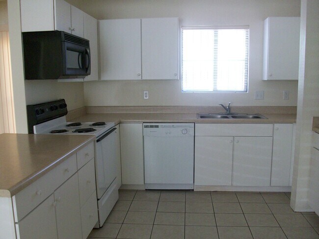 Foto del edificio - 439 E Linden St