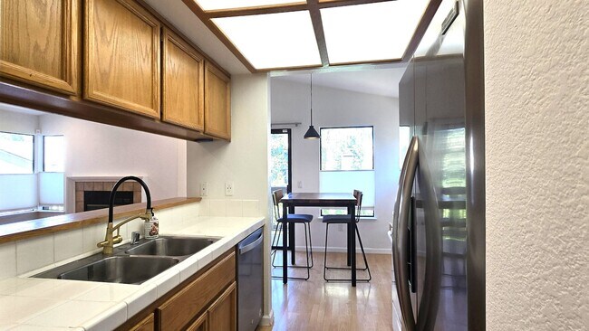 Foto del edificio - 38715 Huntington Cir