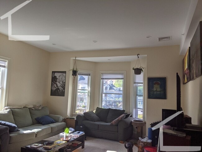 Building Photo - EXTREMELY GORGEOUS 4 BED 3.5 BATH IN BRIGHTON!!!