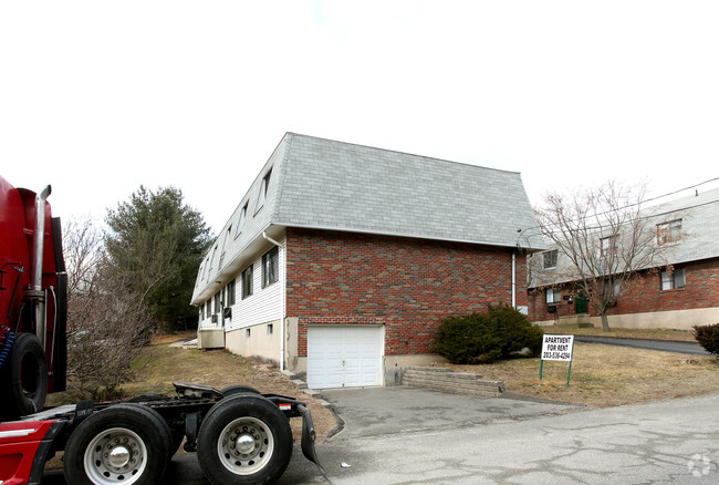 Building Photo - 15 Judith Ln