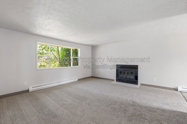 Building Photo - 1721 N Glenn Rd