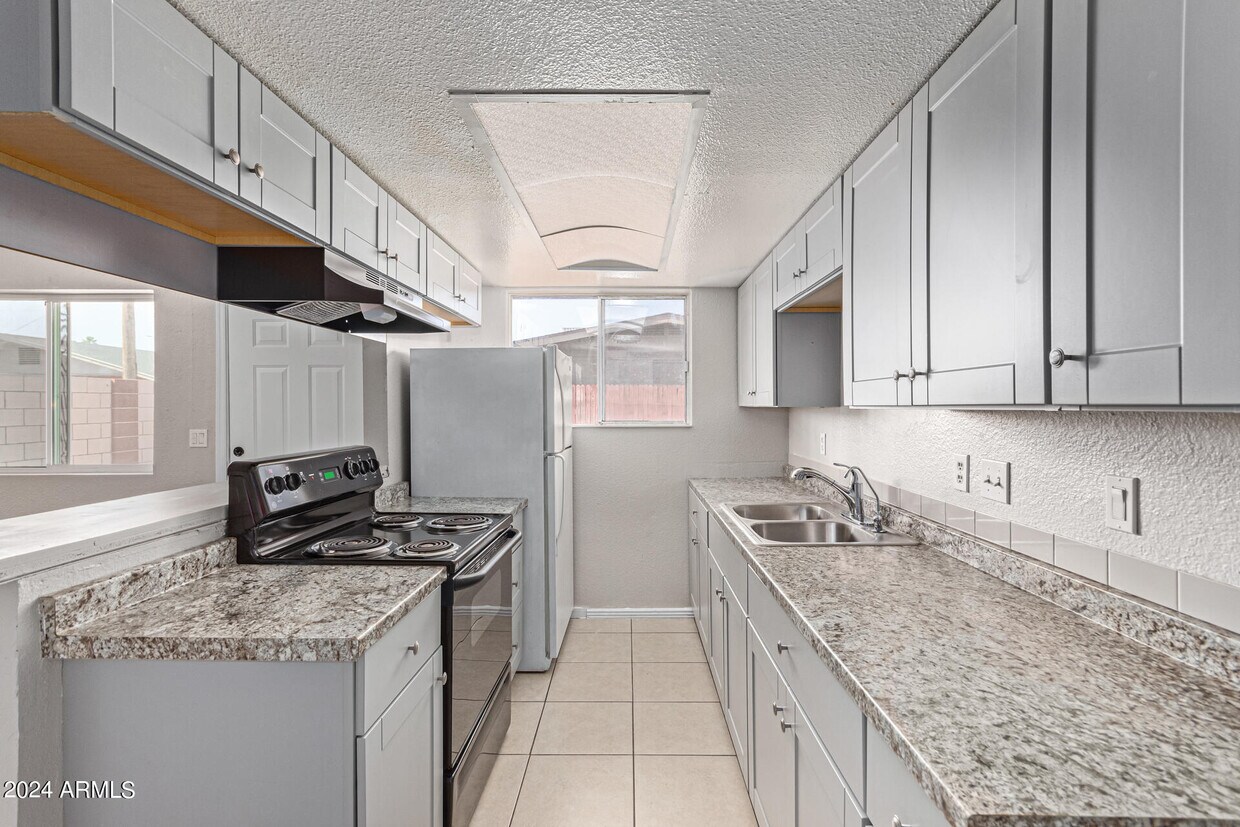 Foto principal - 1062 N July Cir