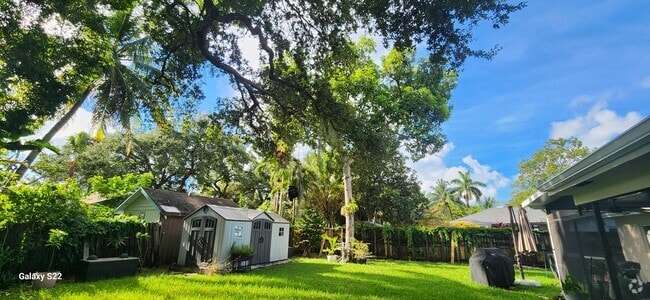 Building Photo - 4540 SW 26th Ter