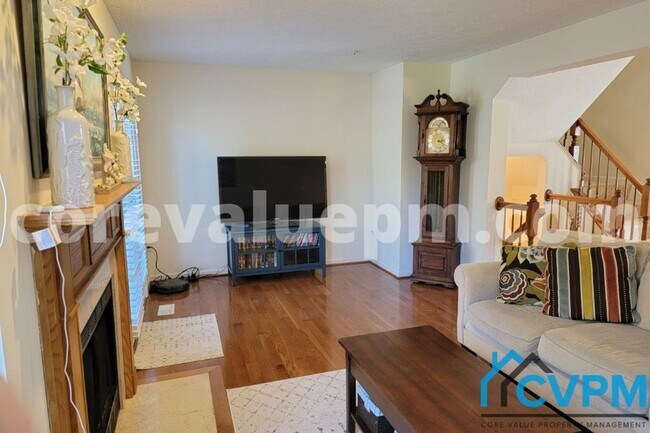 Foto del edificio - 8511 Pine Meadows Dr