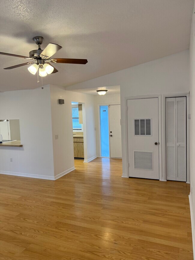 Building Photo - 2673 Warmsprings Way