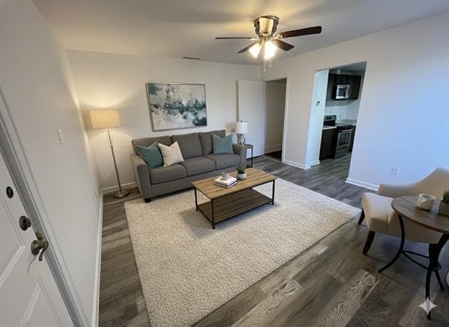 Building Photo - 918 W Eighth St