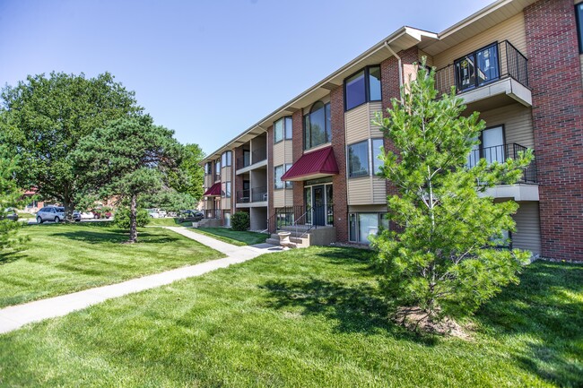 Building Photo - Argosy Apartments