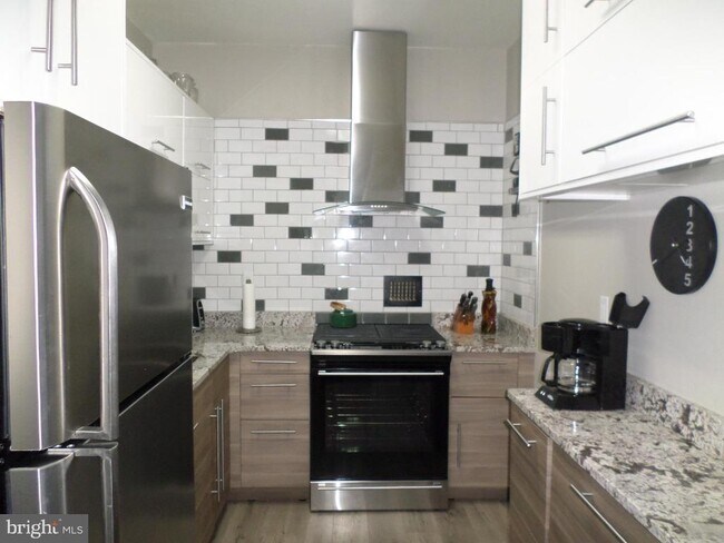 Foto del edificio - 2939 Van Ness St NW