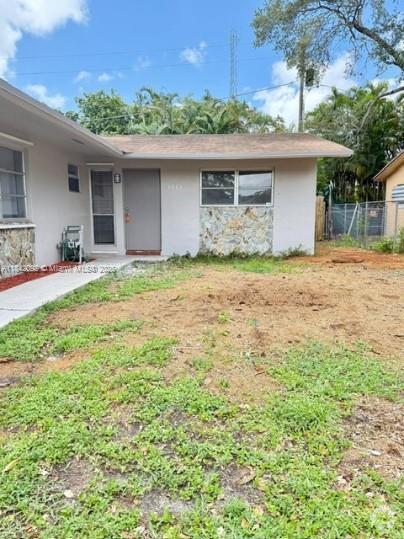 Building Photo - 3931 SW 51st St