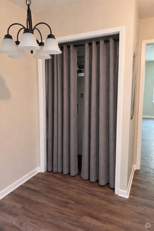 Laundry Room in Eat In Kitchen - 92 Brannan St