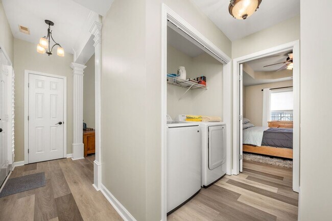 Foto del edificio - 410 Stones River Ln