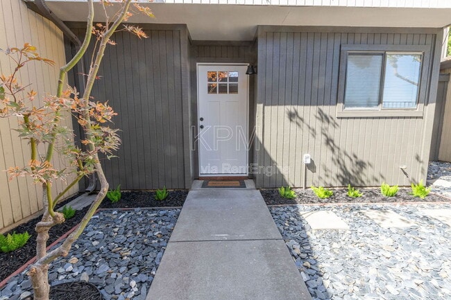 Building Photo - 955 Academy St