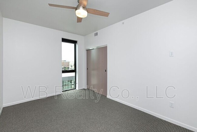 Building Photo - 315 5th St