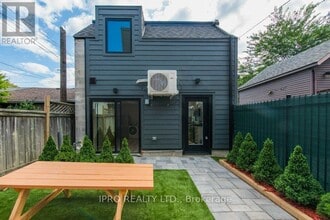 Building Photo - 455 Ossington Ave
