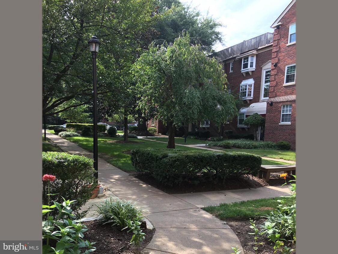 Primary Photo - 2105 N Scott St