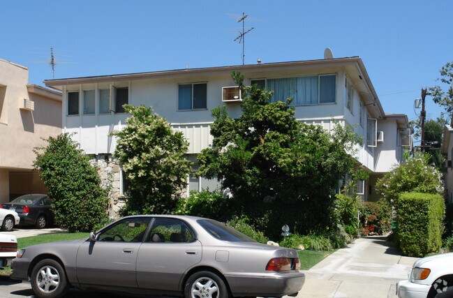 Building Photo - 834 S Holt Ave