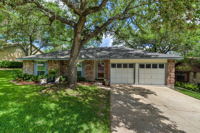 Building Photo - Immaculate 3 Bedroom - 2 Bath Home for Rent in Misty Oaks!